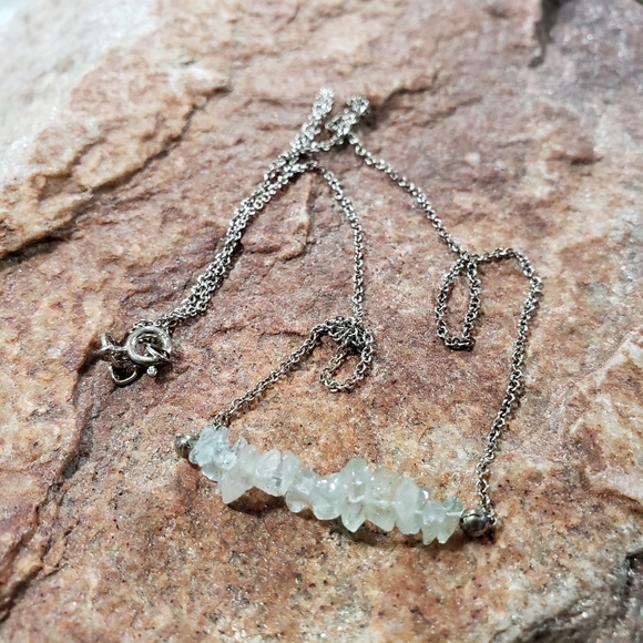 Jewelry - Aquamarine chips bar Necklace.